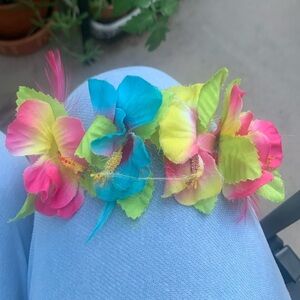 Flowered elastic headband